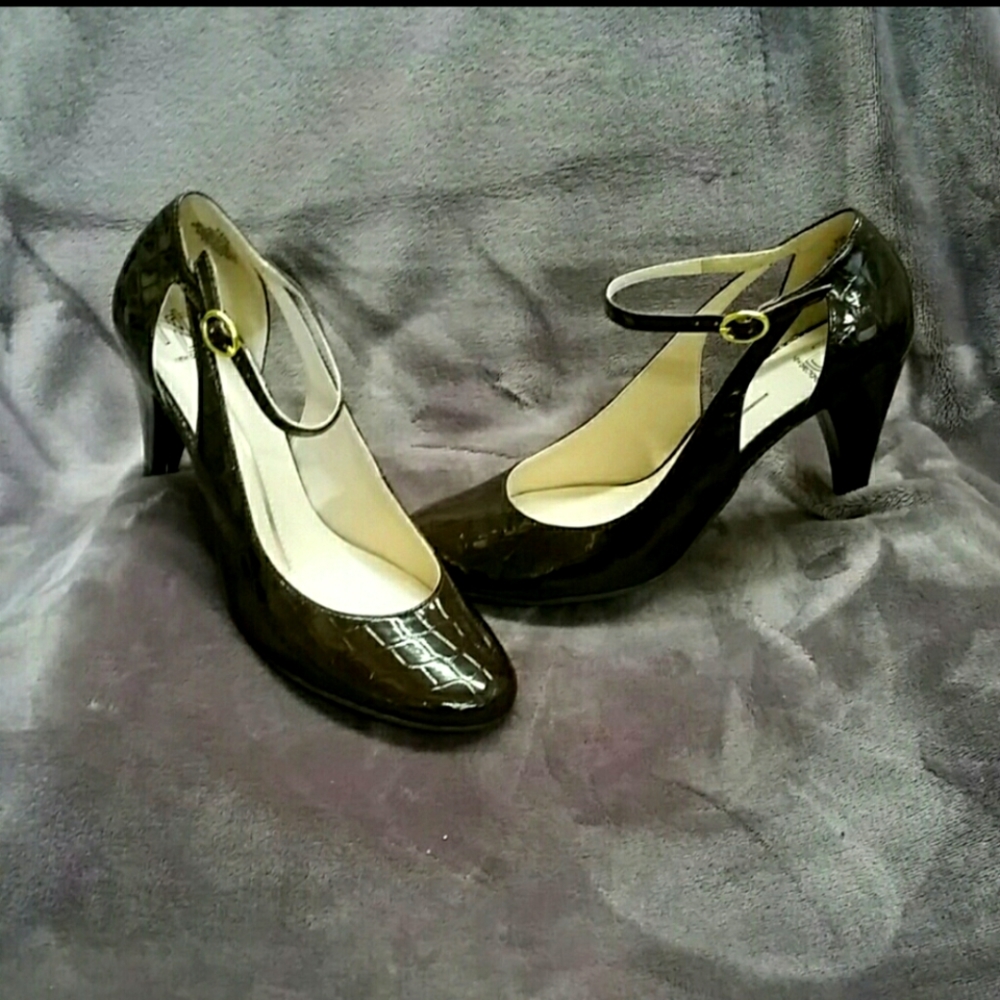 New Direction Chocolate Brown Heels